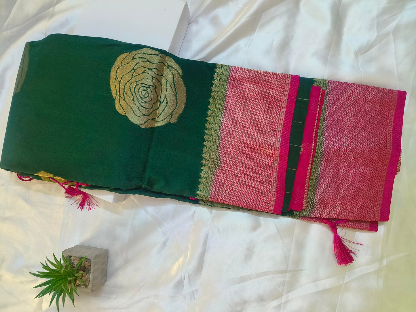 Chinon Crushed Green Saree