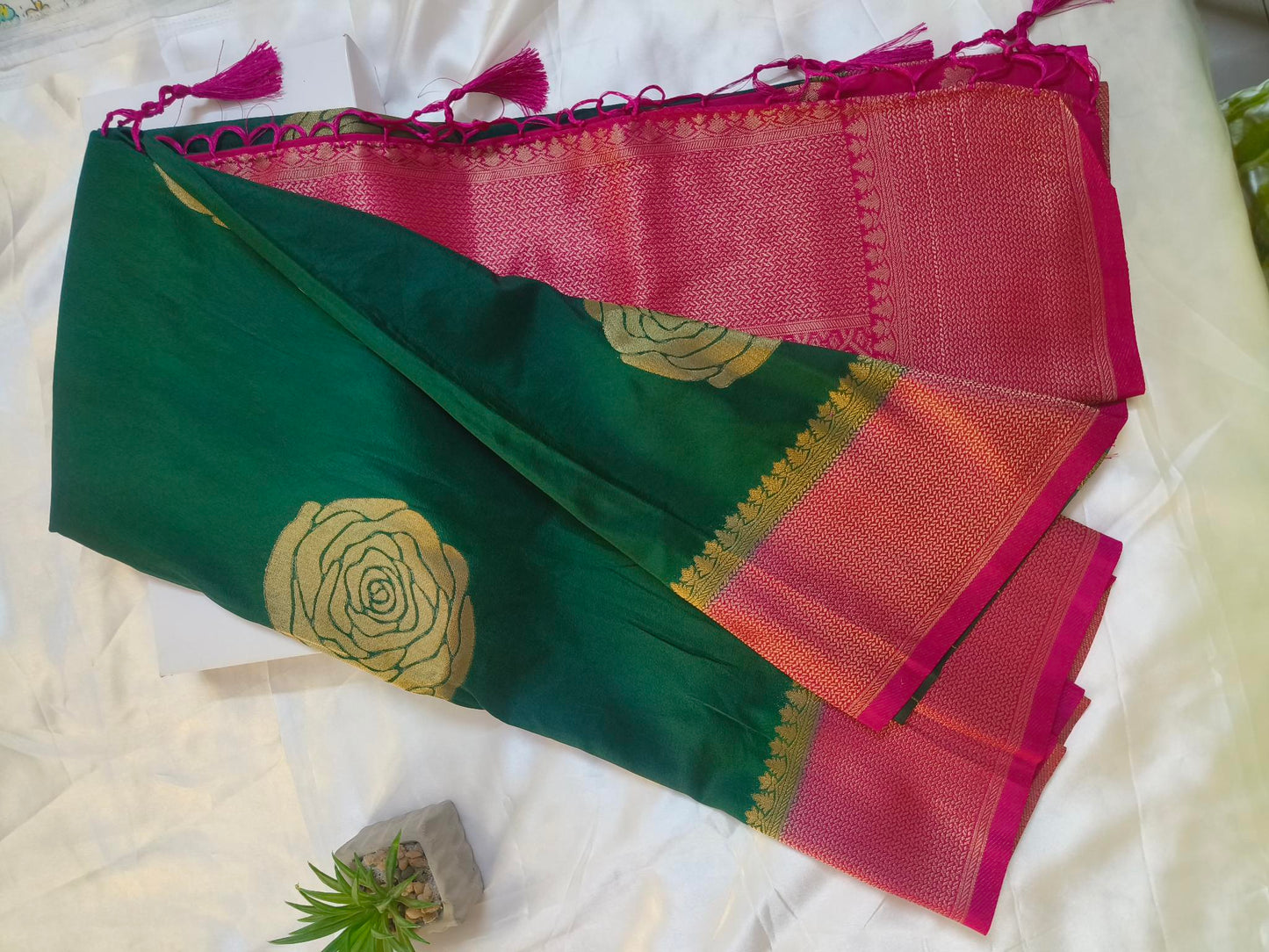 Chinon Crushed Green Saree