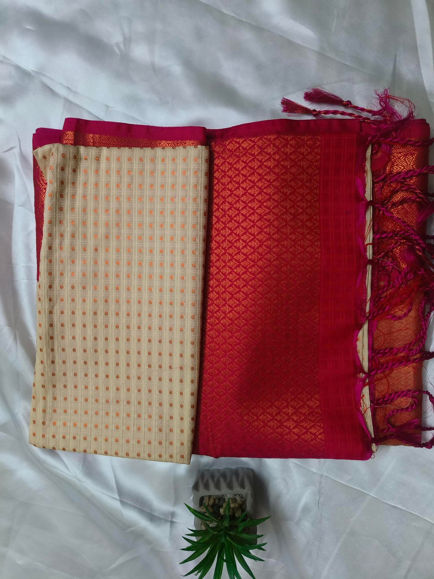 Kattu Lakshya Butta-Soft silk White Saree