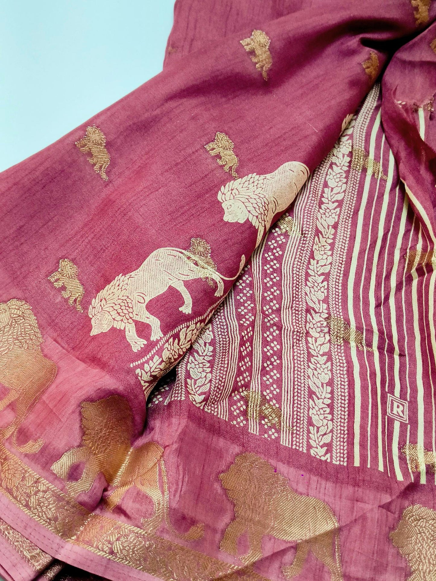 Small Border Animal Work Georgett Onion Pink Saree